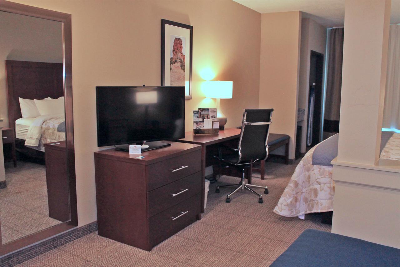 Heartland Inn And Suites 휘트랜드 외부 사진