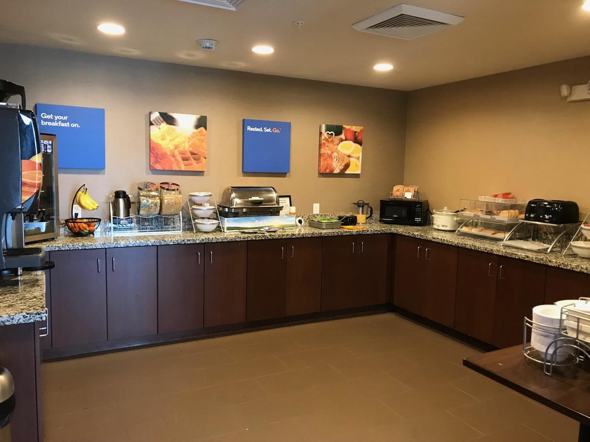 Heartland Inn And Suites 휘트랜드 외부 사진